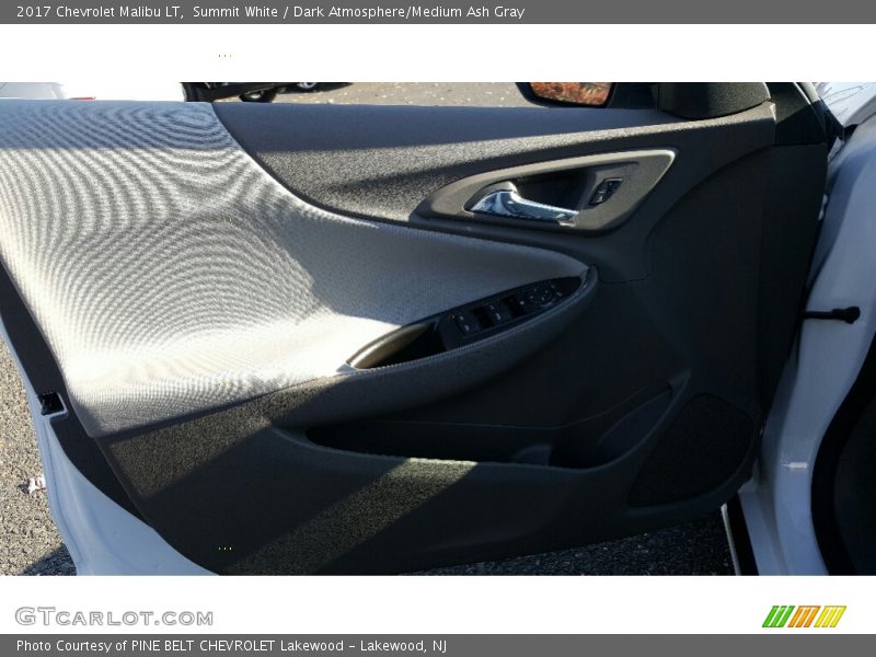 Summit White / Dark Atmosphere/Medium Ash Gray 2017 Chevrolet Malibu LT