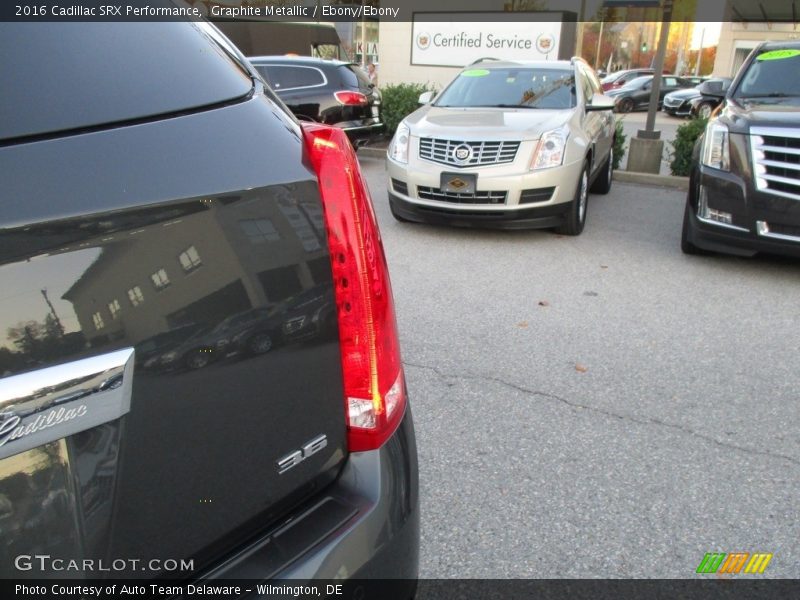 Graphite Metallic / Ebony/Ebony 2016 Cadillac SRX Performance