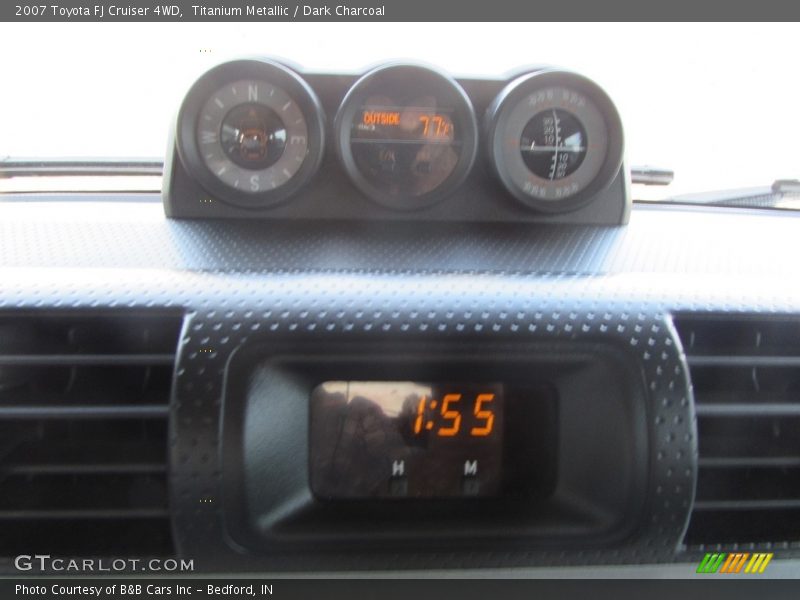 Titanium Metallic / Dark Charcoal 2007 Toyota FJ Cruiser 4WD