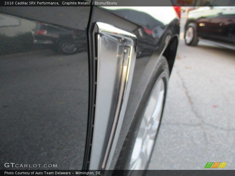 Graphite Metallic / Ebony/Ebony 2016 Cadillac SRX Performance