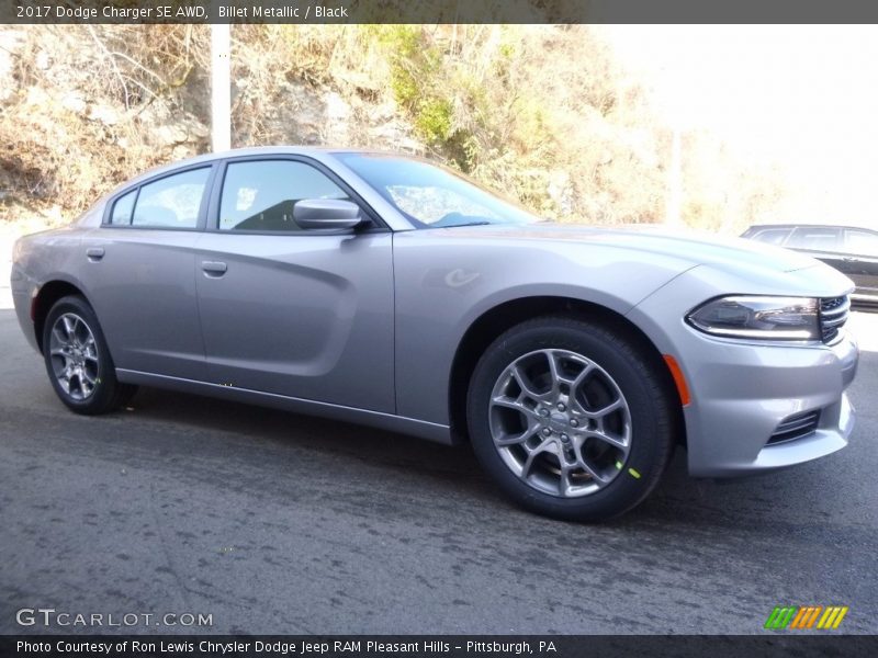 Front 3/4 View of 2017 Charger SE AWD