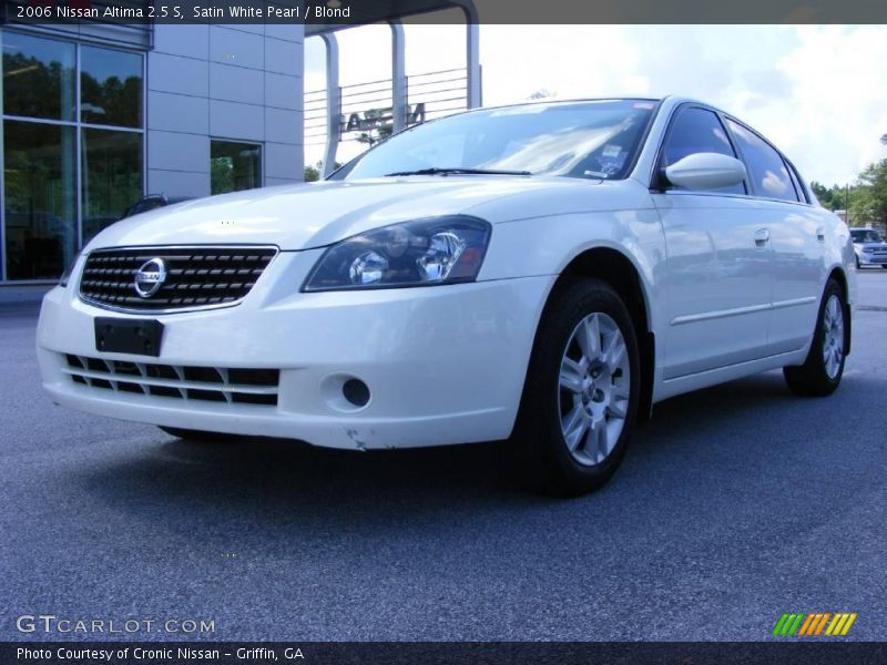 Satin White Pearl / Blond 2006 Nissan Altima 2.5 S