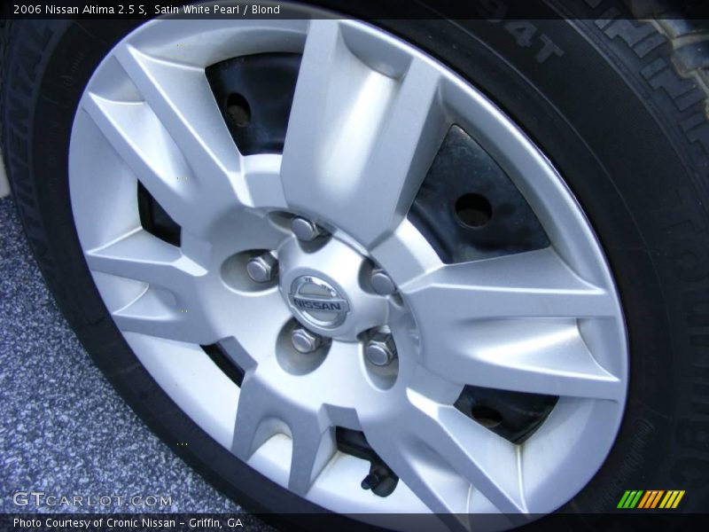 Satin White Pearl / Blond 2006 Nissan Altima 2.5 S