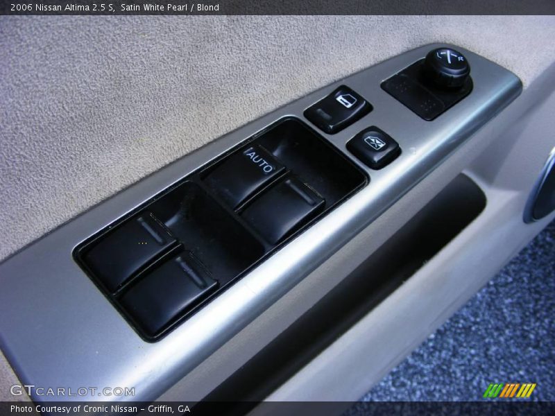 Satin White Pearl / Blond 2006 Nissan Altima 2.5 S