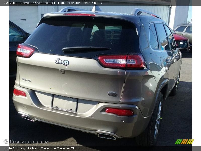  2017 Cherokee Overland 4x4 Light Brownstone Pearl