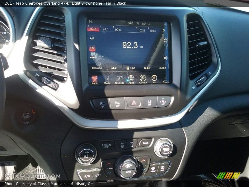 Light Brownstone Pearl / Black 2017 Jeep Cherokee Overland 4x4