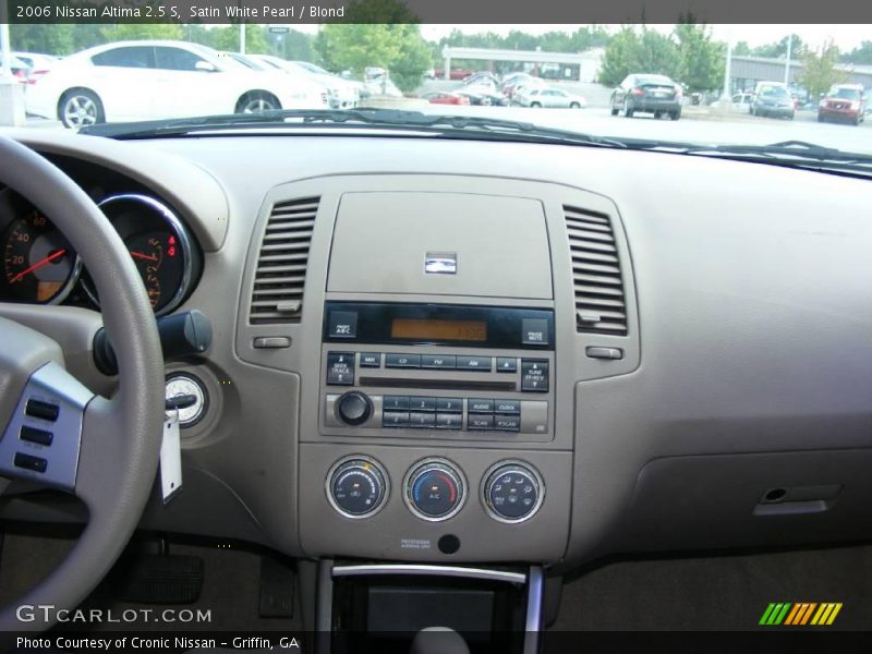 Satin White Pearl / Blond 2006 Nissan Altima 2.5 S
