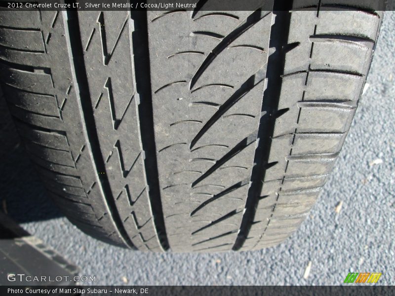 Silver Ice Metallic / Cocoa/Light Neutral 2012 Chevrolet Cruze LT