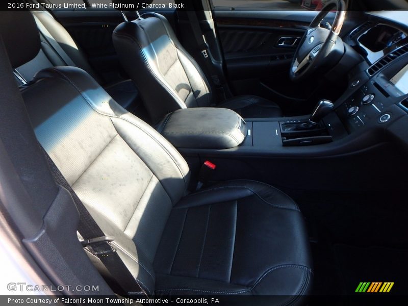 White Platinum / Charcoal Black 2016 Ford Taurus Limited