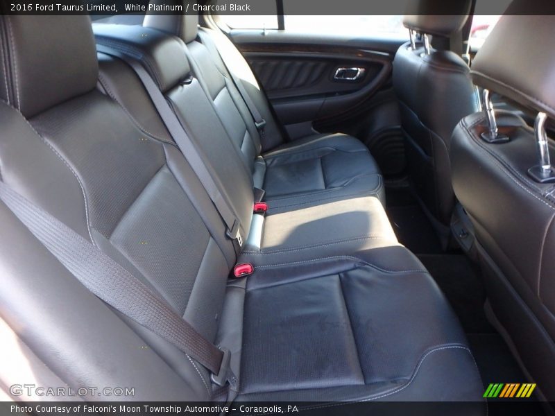 White Platinum / Charcoal Black 2016 Ford Taurus Limited