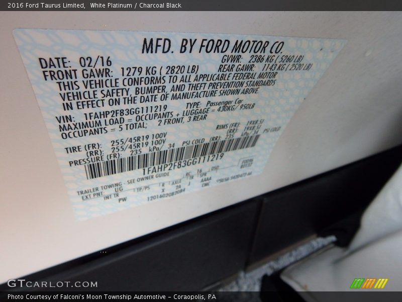 White Platinum / Charcoal Black 2016 Ford Taurus Limited