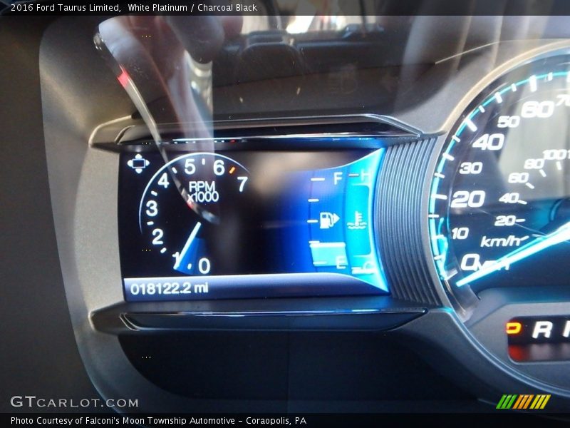 White Platinum / Charcoal Black 2016 Ford Taurus Limited