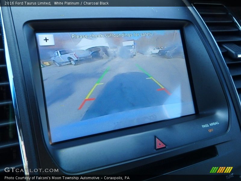 White Platinum / Charcoal Black 2016 Ford Taurus Limited