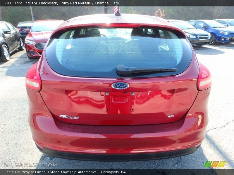 Ruby Red Metallic / Charcoal Black 2015 Ford Focus SE Hatchback