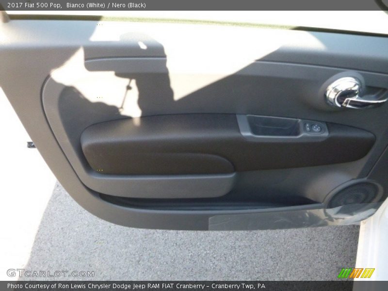 Bianco (White) / Nero (Black) 2017 Fiat 500 Pop