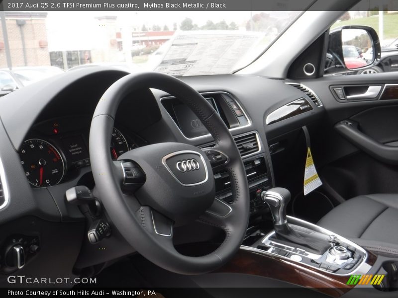 Mythos Black Metallic / Black 2017 Audi Q5 2.0 TFSI Premium Plus quattro