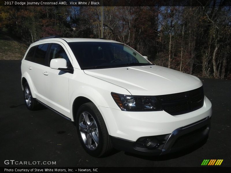 Front 3/4 View of 2017 Journey Crossroad AWD