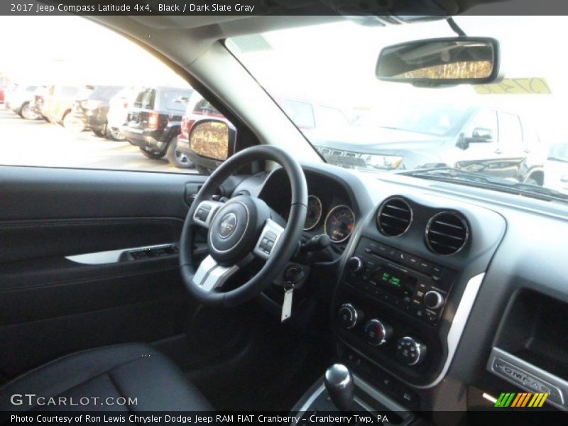 Black / Dark Slate Gray 2017 Jeep Compass Latitude 4x4