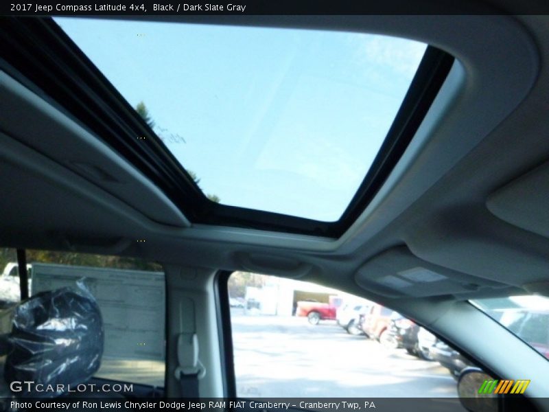 Black / Dark Slate Gray 2017 Jeep Compass Latitude 4x4