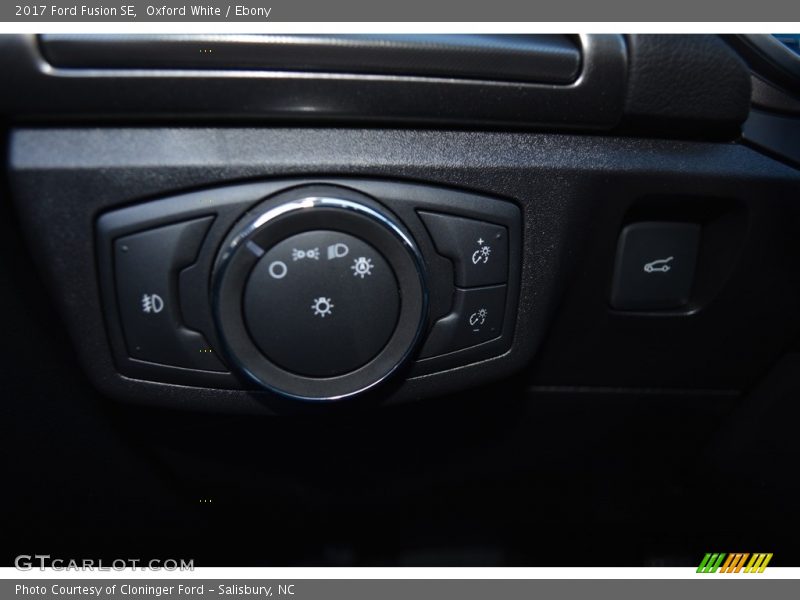 Oxford White / Ebony 2017 Ford Fusion SE
