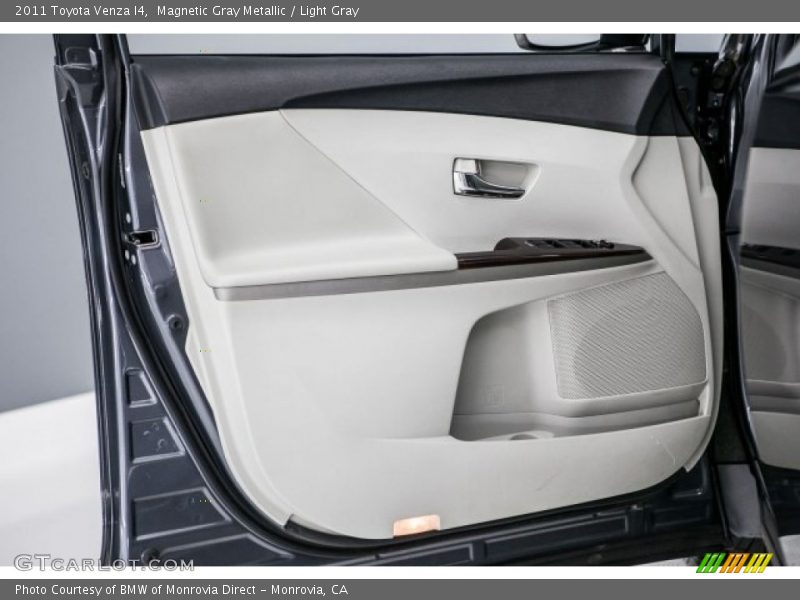 Magnetic Gray Metallic / Light Gray 2011 Toyota Venza I4