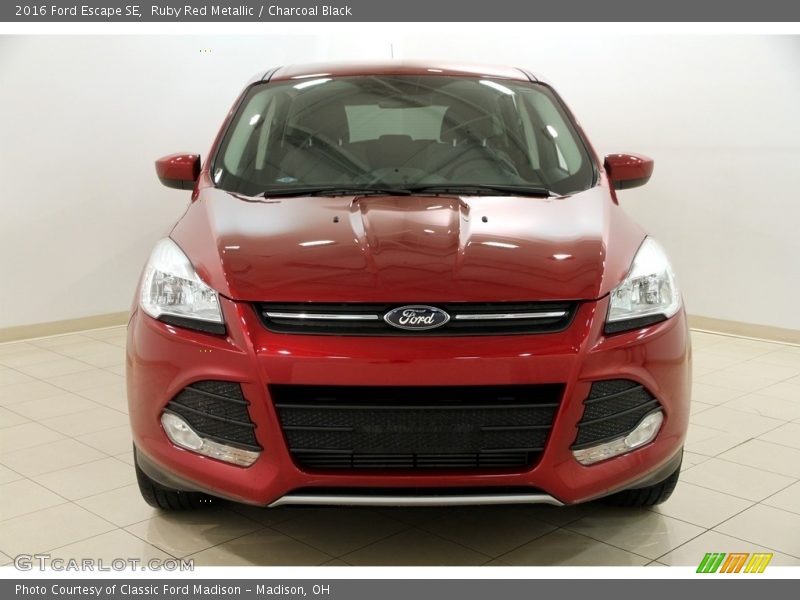 Ruby Red Metallic / Charcoal Black 2016 Ford Escape SE