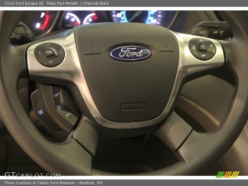 Ruby Red Metallic / Charcoal Black 2016 Ford Escape SE