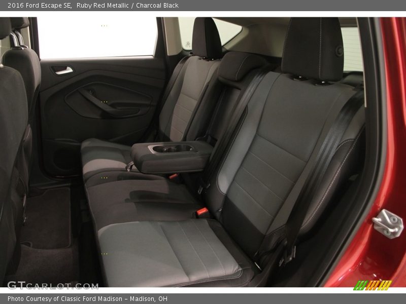 Ruby Red Metallic / Charcoal Black 2016 Ford Escape SE