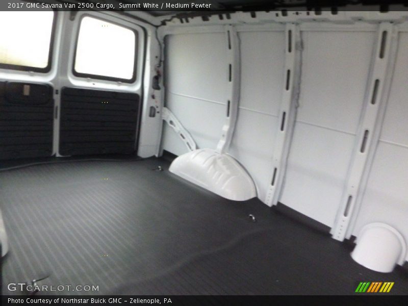 Summit White / Medium Pewter 2017 GMC Savana Van 2500 Cargo