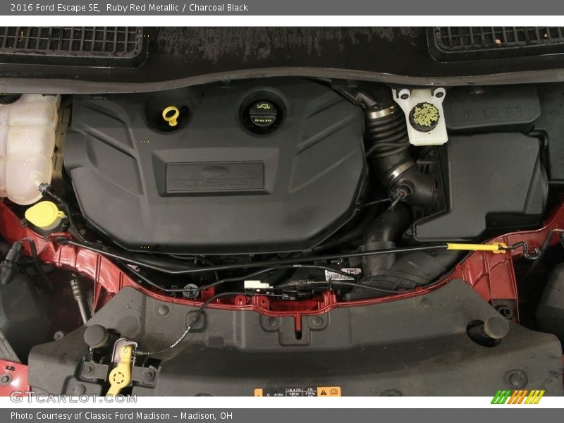 Ruby Red Metallic / Charcoal Black 2016 Ford Escape SE
