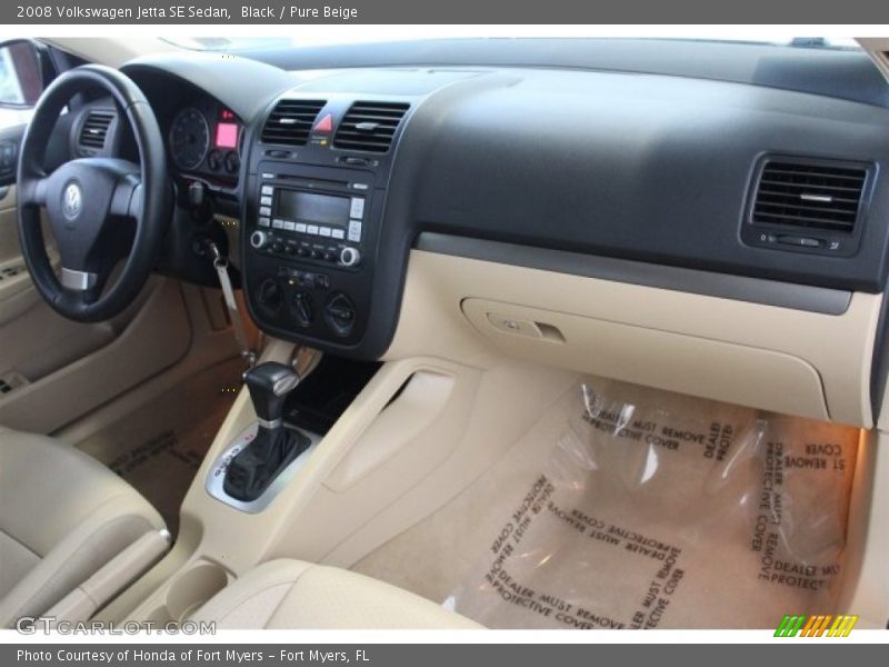 Black / Pure Beige 2008 Volkswagen Jetta SE Sedan