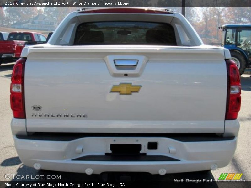 White Diamond Tricoat / Ebony 2013 Chevrolet Avalanche LTZ 4x4