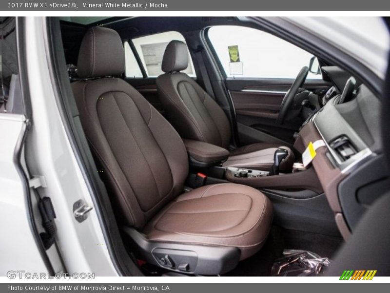Mineral White Metallic / Mocha 2017 BMW X1 sDrive28i