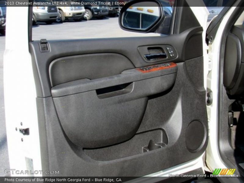 White Diamond Tricoat / Ebony 2013 Chevrolet Avalanche LTZ 4x4