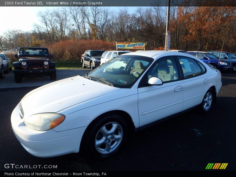 Vibrant White / Medium Graphite 2003 Ford Taurus SES