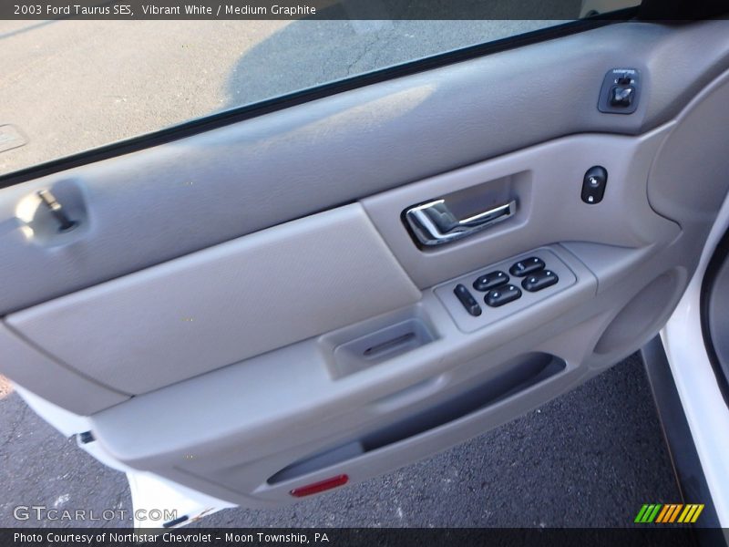 Vibrant White / Medium Graphite 2003 Ford Taurus SES