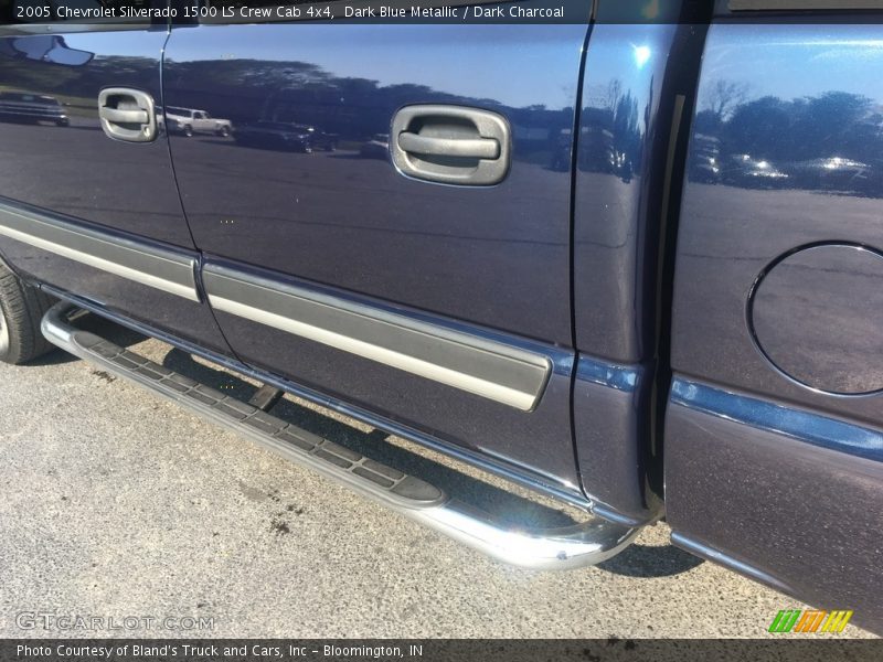 Dark Blue Metallic / Dark Charcoal 2005 Chevrolet Silverado 1500 LS Crew Cab 4x4