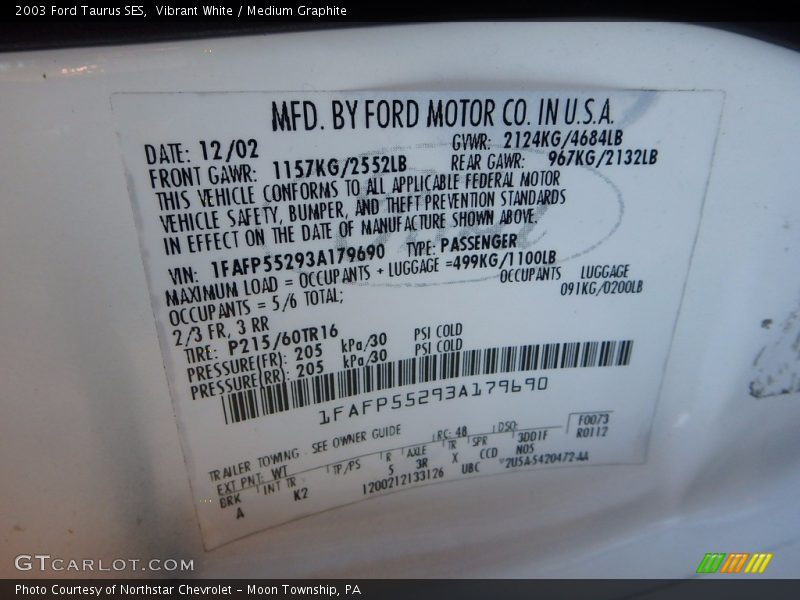 Vibrant White / Medium Graphite 2003 Ford Taurus SES