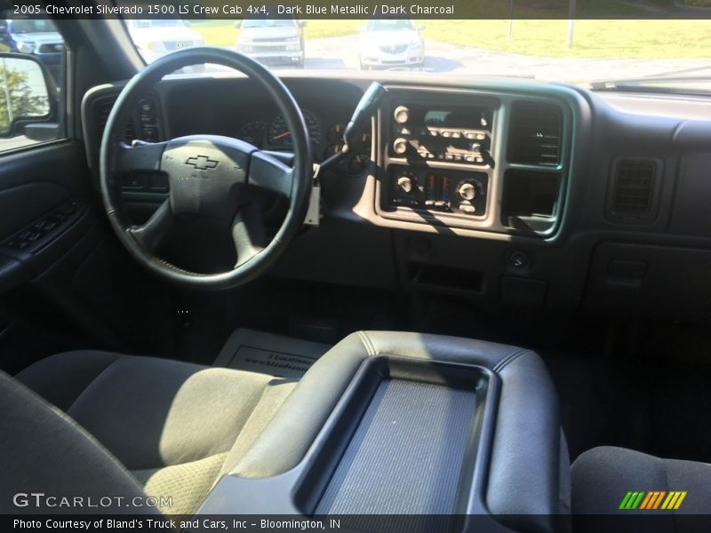 Dark Blue Metallic / Dark Charcoal 2005 Chevrolet Silverado 1500 LS Crew Cab 4x4
