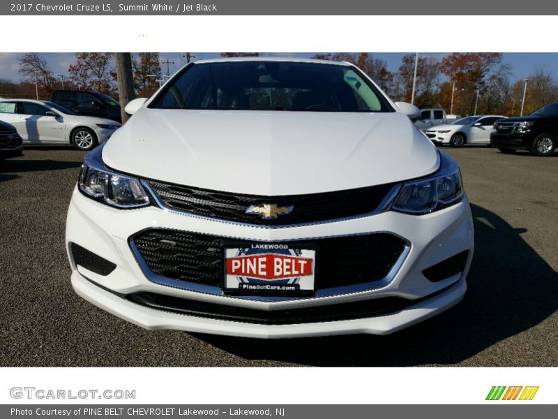 Summit White / Jet Black 2017 Chevrolet Cruze LS