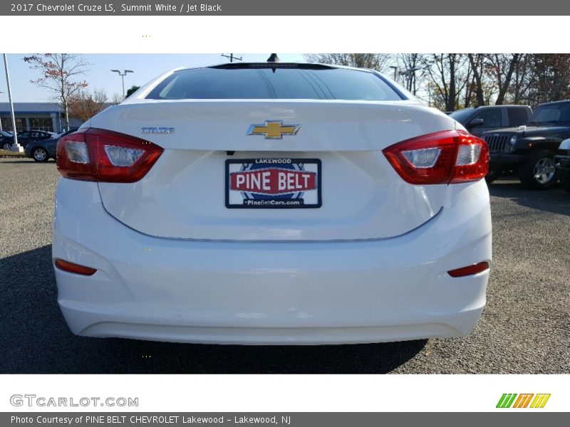 Summit White / Jet Black 2017 Chevrolet Cruze LS