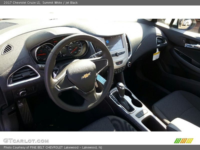 Summit White / Jet Black 2017 Chevrolet Cruze LS