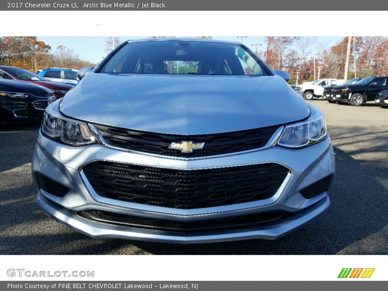 Arctic Blue Metallic / Jet Black 2017 Chevrolet Cruze LS