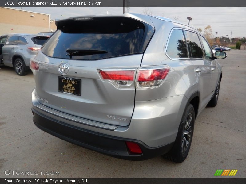 Silver Sky Metallic / Ash 2016 Toyota Highlander XLE