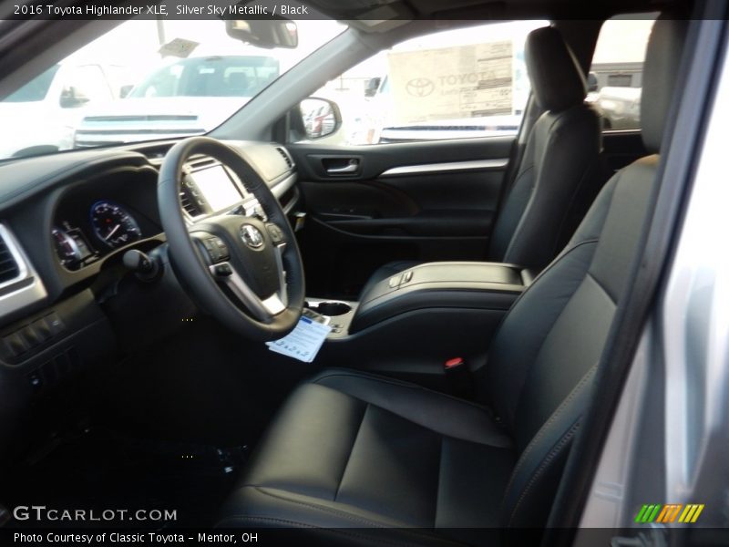 Silver Sky Metallic / Black 2016 Toyota Highlander XLE