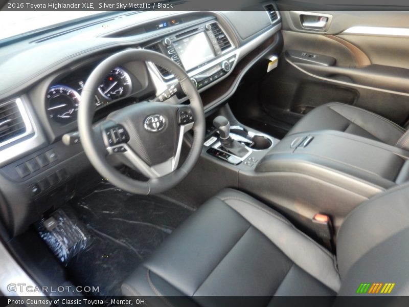 Silver Sky Metallic / Black 2016 Toyota Highlander XLE