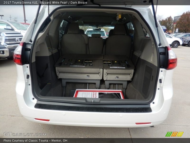 Blizzard White Pearl / Dark Bisque 2017 Toyota Sienna XLE