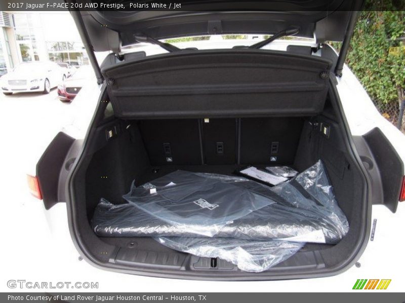  2017 F-PACE 20d AWD Prestige Trunk