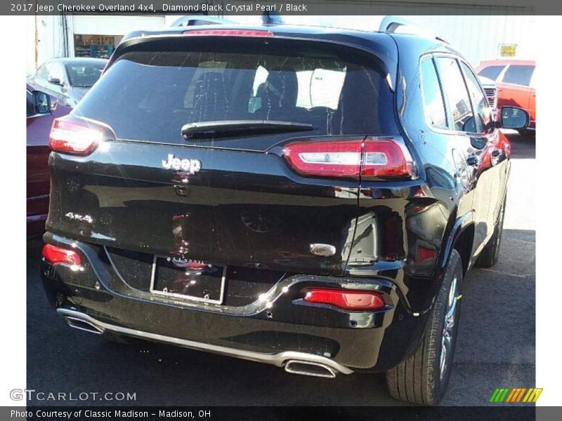 Diamond Black Crystal Pearl / Black 2017 Jeep Cherokee Overland 4x4