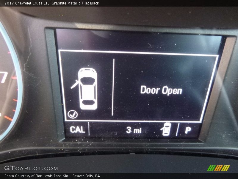 Graphite Metallic / Jet Black 2017 Chevrolet Cruze LT
